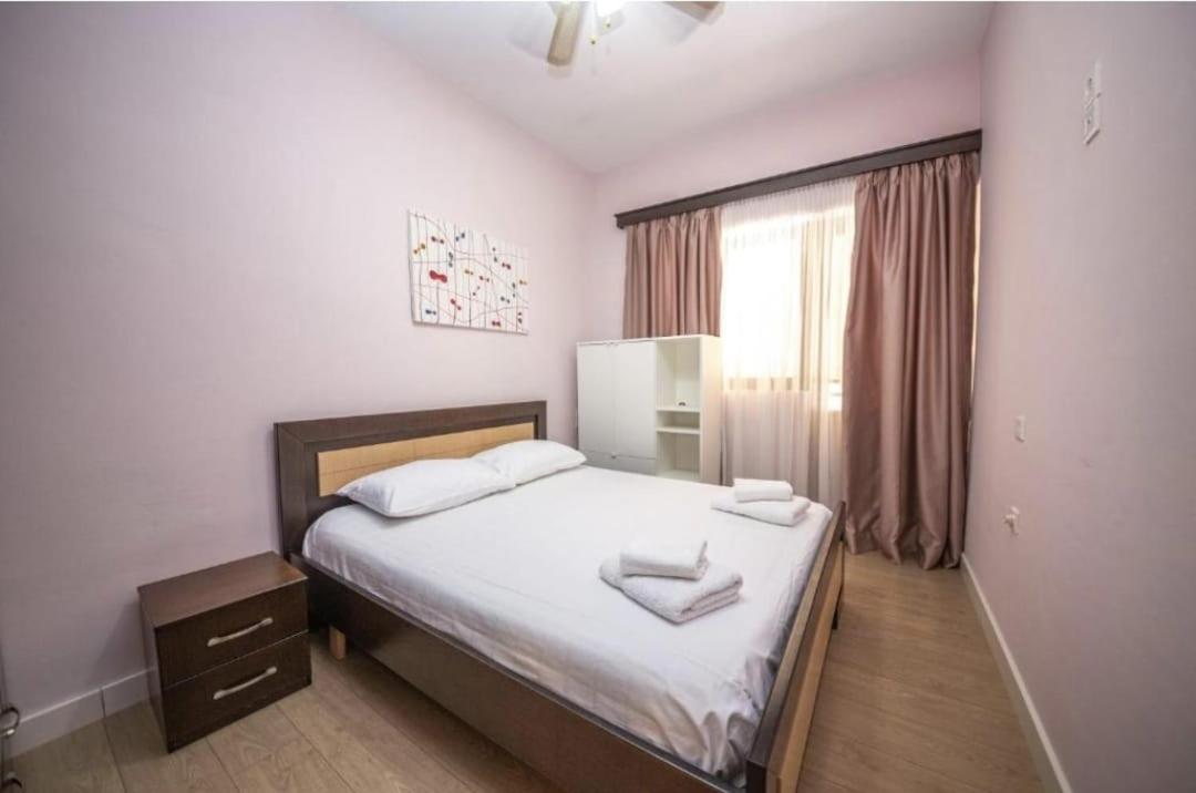 סרנדה Rooms By Klajdi מראה חיצוני תמונה