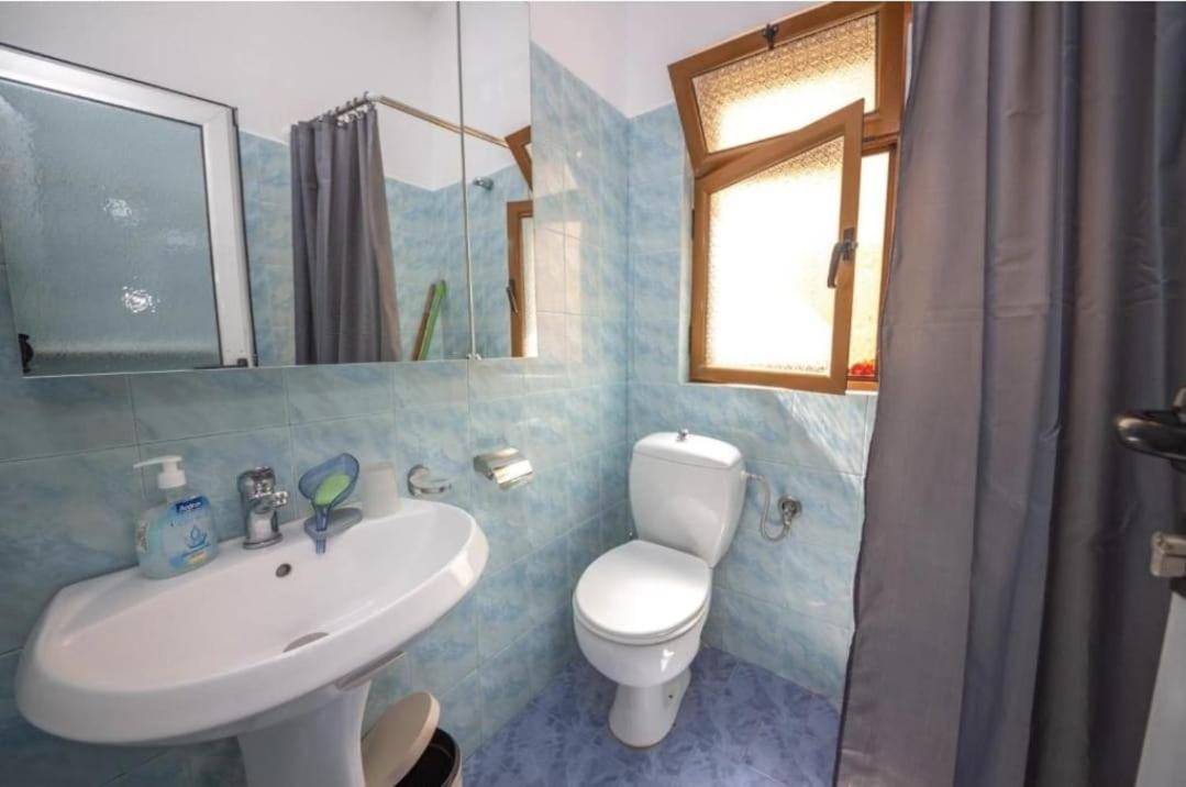 סרנדה Rooms By Klajdi מראה חיצוני תמונה