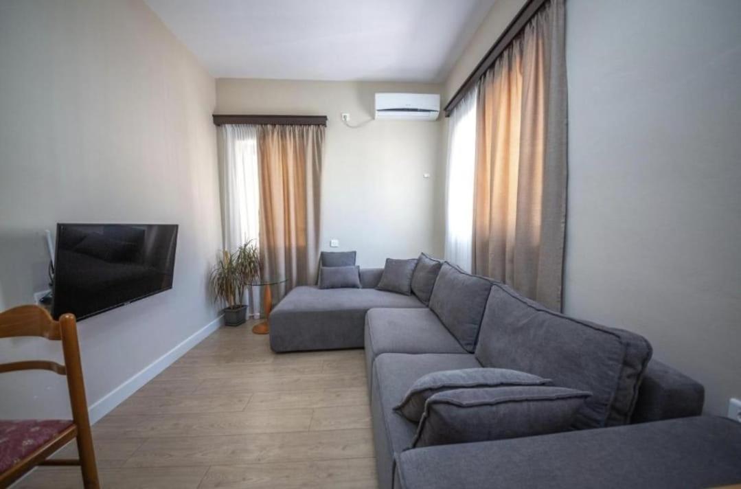 סרנדה Rooms By Klajdi מראה חיצוני תמונה