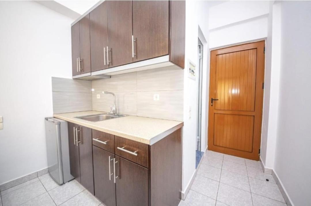 סרנדה Rooms By Klajdi מראה חיצוני תמונה