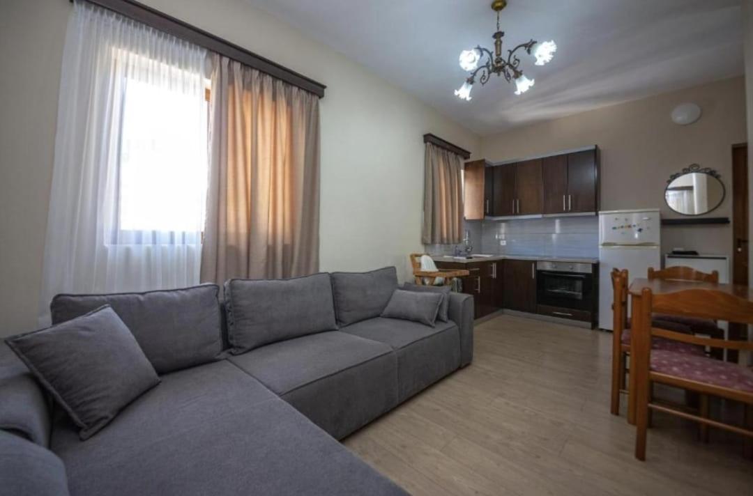 סרנדה Rooms By Klajdi מראה חיצוני תמונה