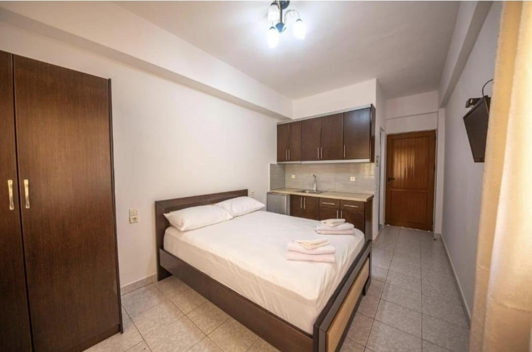 סרנדה Rooms By Klajdi מראה חיצוני תמונה